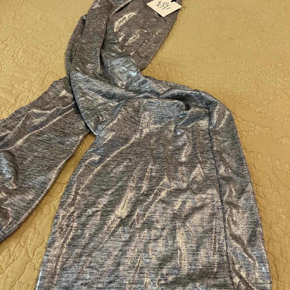 NWT Chico's Silver Foil Wide Leg Pants size 1 (equiv sz 8)